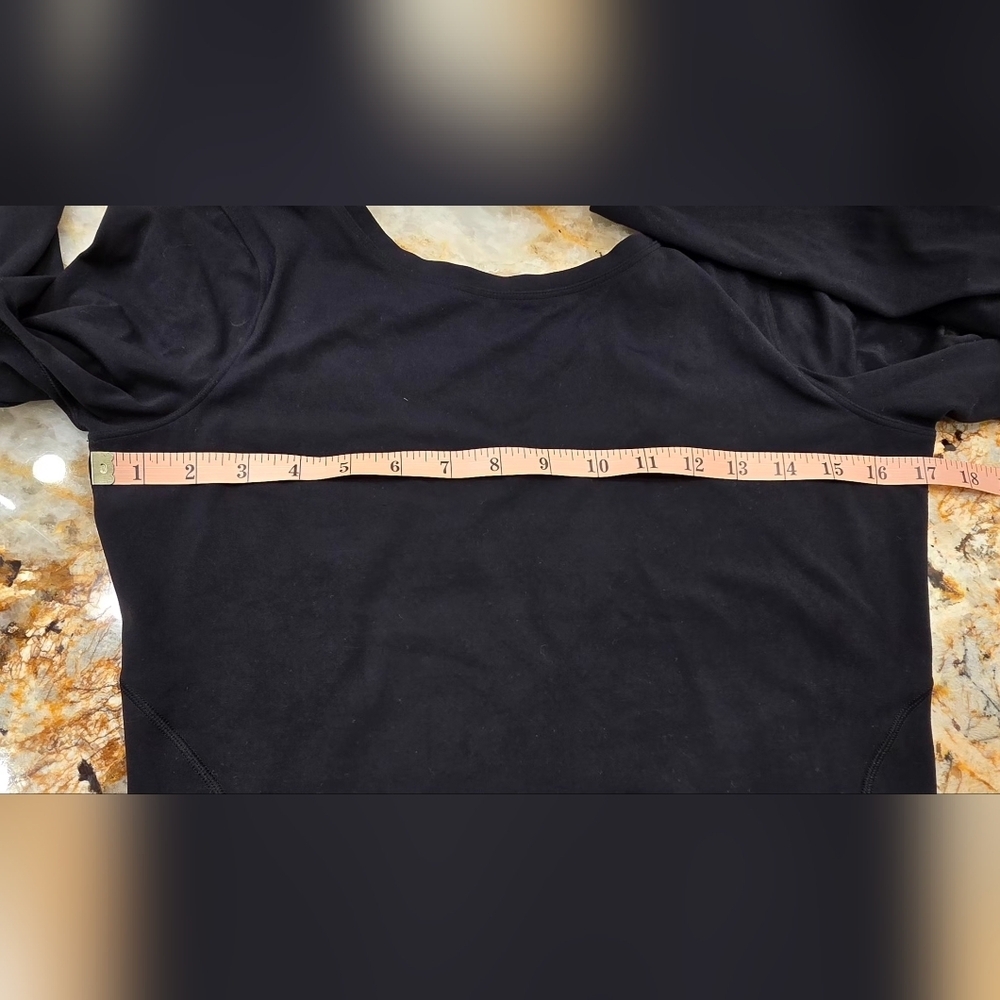 Lululemon Arise Cropped Long Sleeve Black PTP 17" - Picture 5 of 7